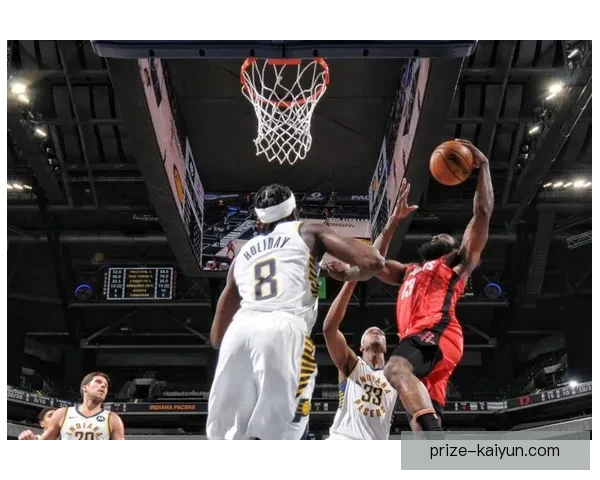 拉菲尼亚确认肌肉撕裂，面临缺阵考验，球队备战状态回暖受影响