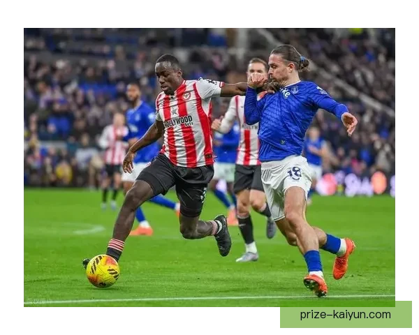 埃弗顿锋线困境持续，球队急需突破以重振士气与竞争力提升